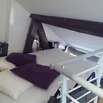 Apartment Schoener Romantischer Blick Auf Die Seine By Interhome