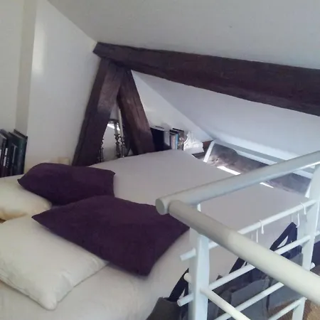 Schoener Romantischer Blick Auf Seine By Interhome Paris