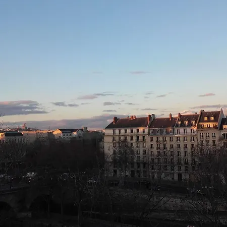 Schoener Romantischer Blick Auf Seine By Interhome Appartamento